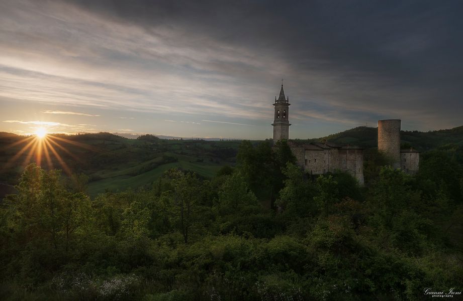 castello e chiesa di Monteventrano