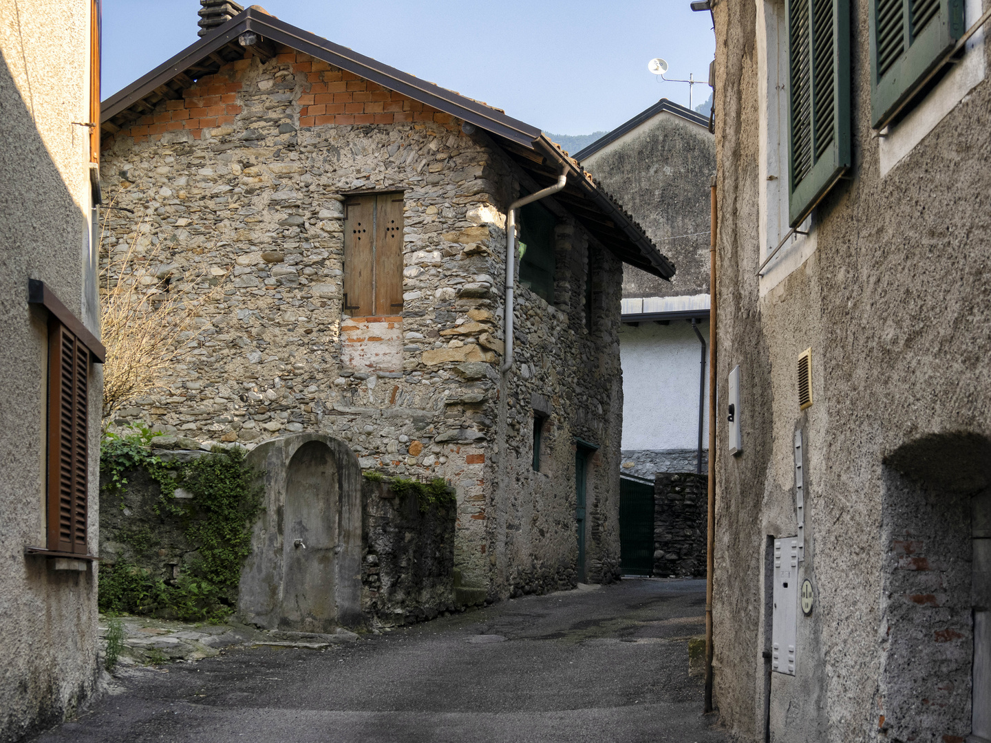 Castello, via Giuseppe Mazzini