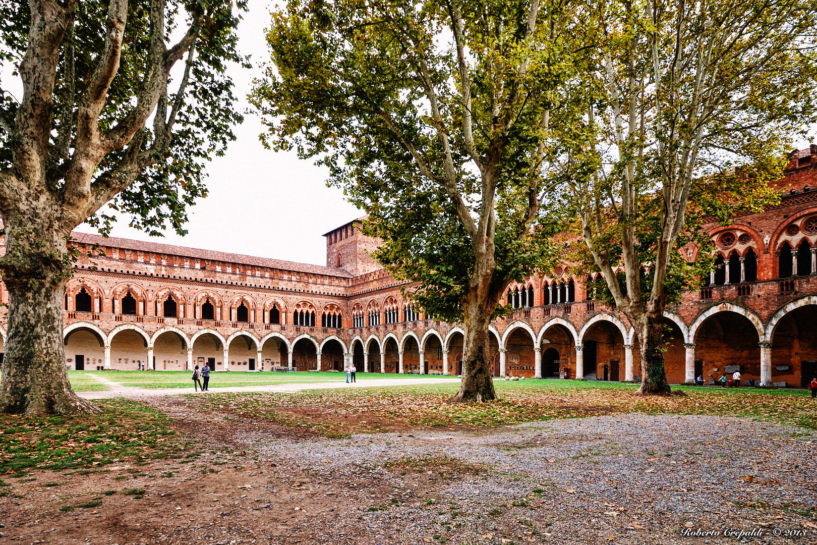 Castello Visconteo, Pavia, cortile