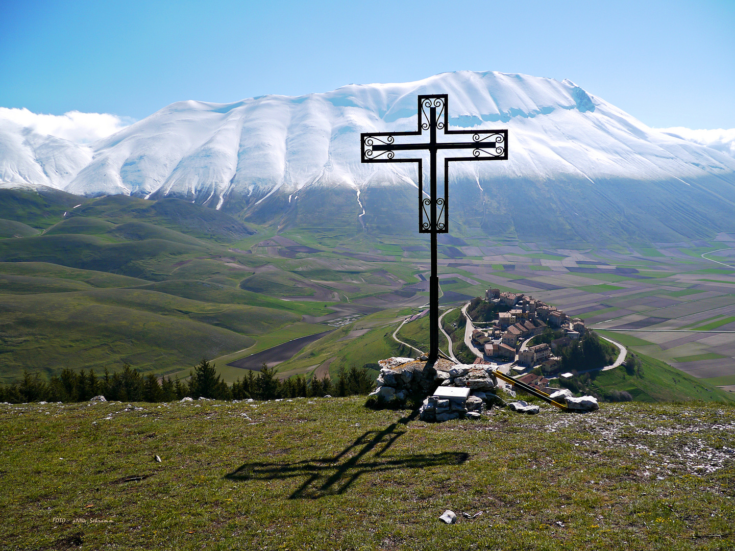 Castelluccio di Norcia auf der Hochebene Piano Grande, Umbrien, Italien