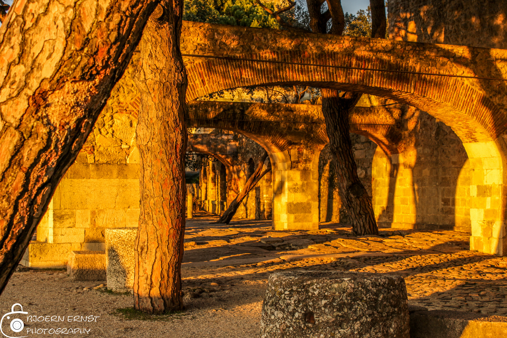 Castelo de Sao Jorge Lissabon in Sonnenlicht getauft