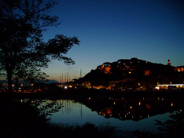 Castiglione della Pescaia notturna