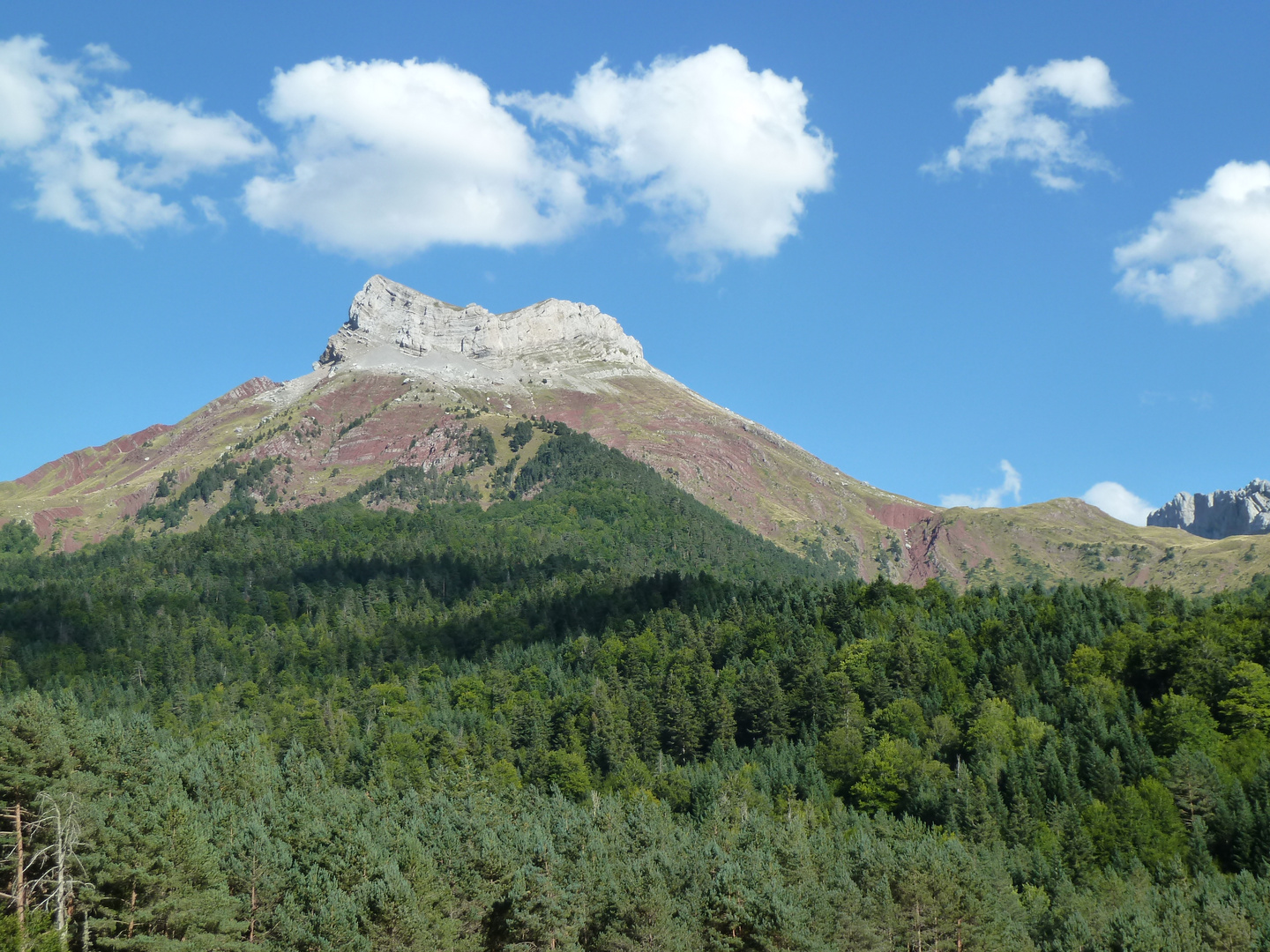 Castillo d'Acher y las nubes