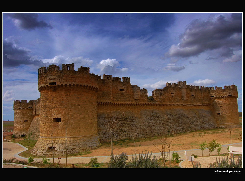 Castillo de Grajal de Campos