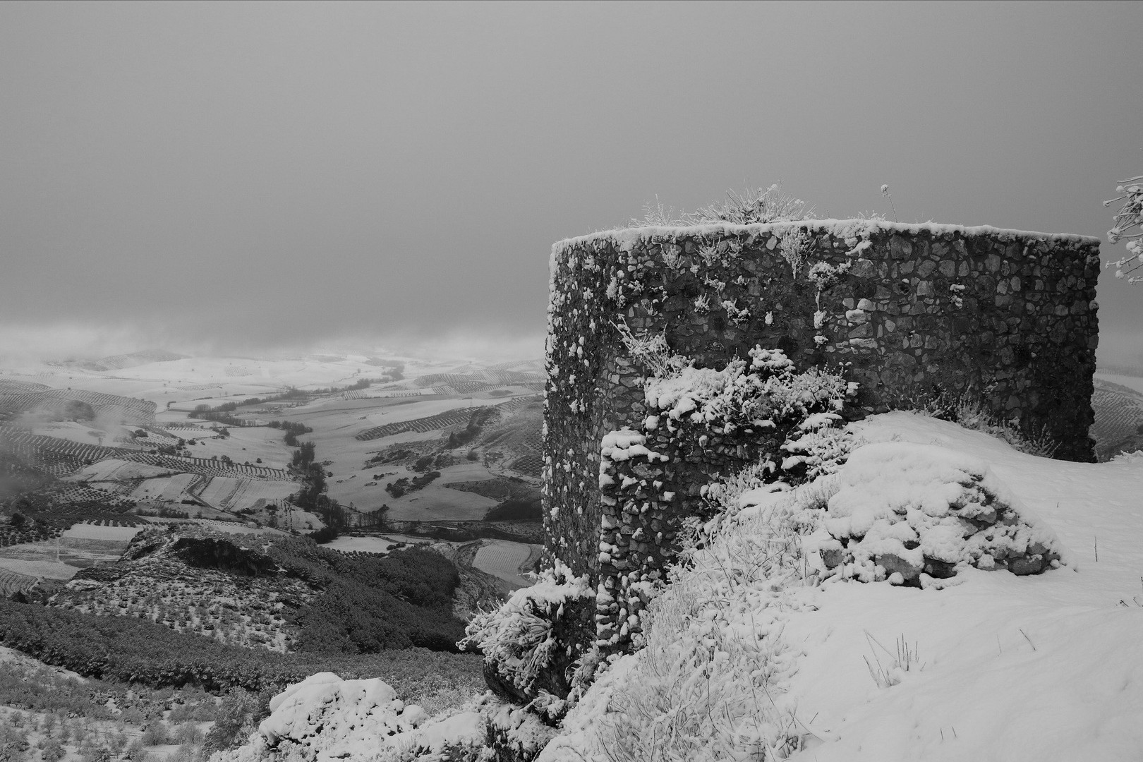 Castillo de Moclín y cuenca del río Velillos