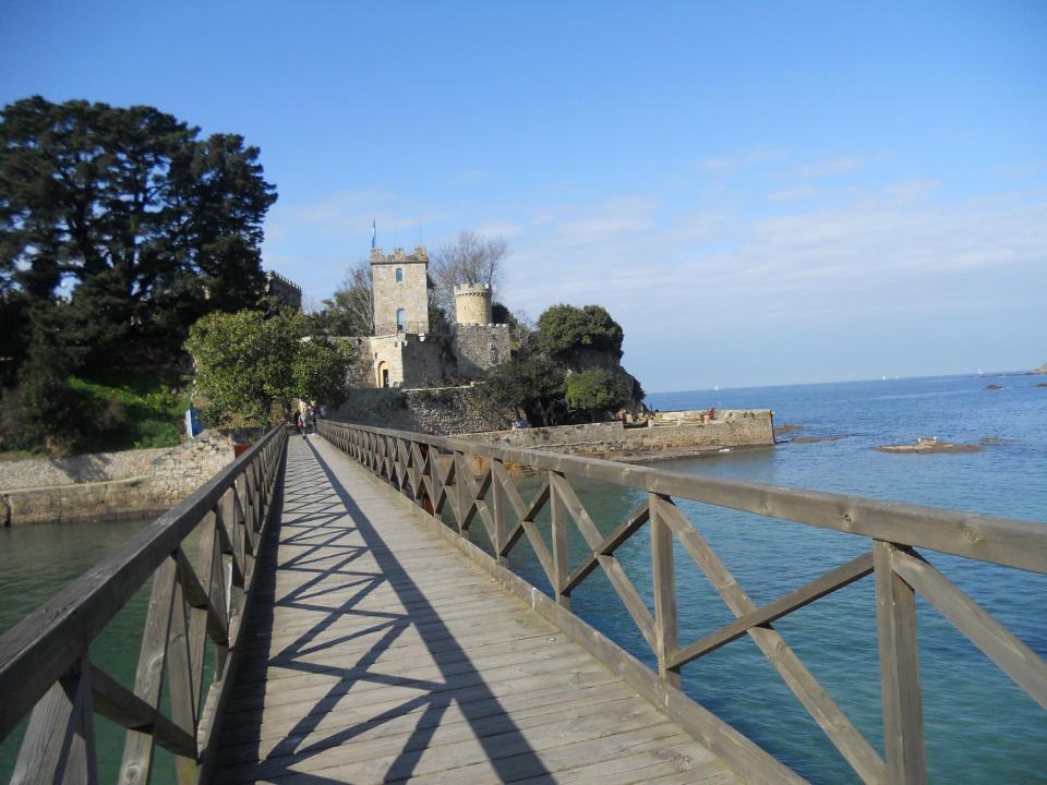 Castillo de Santa Cruz ( Oleiros )