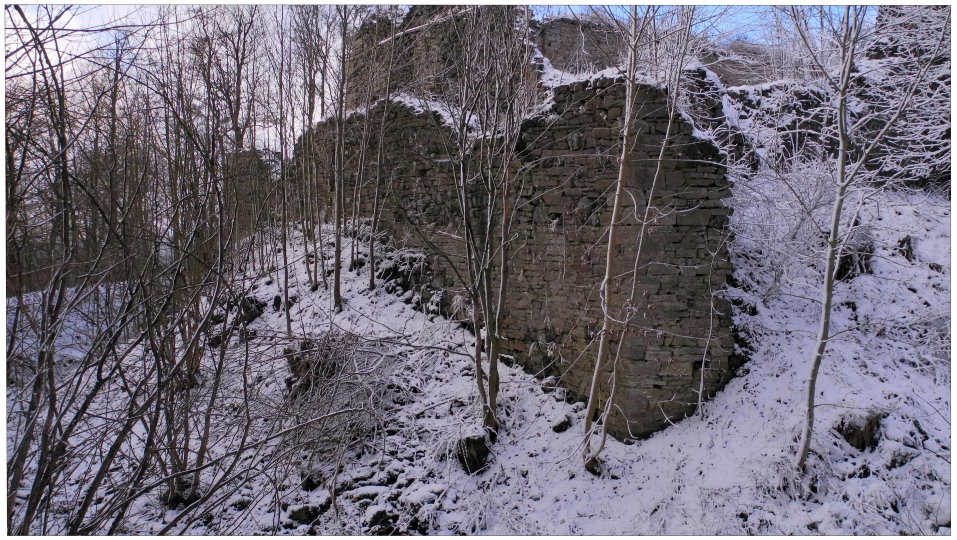 Castillo en ruinas "Hutsburg" (Die Burgruine "Hutsburg")