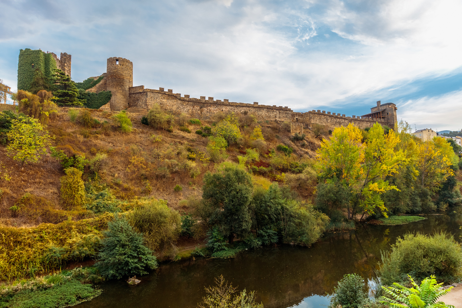 castillo Ponferrada y rio