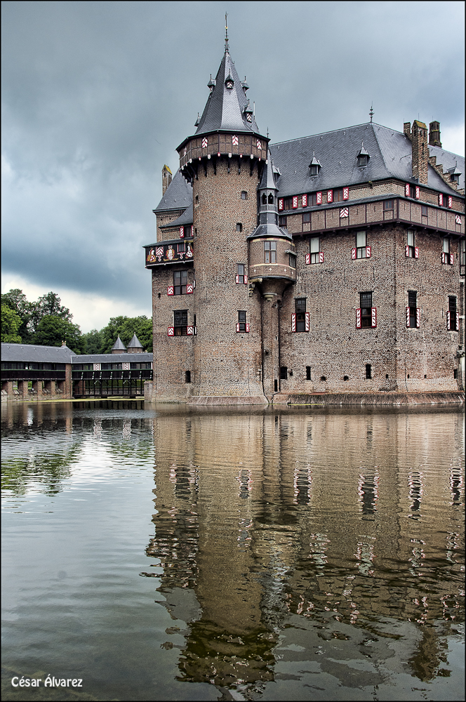 Castillo y agua