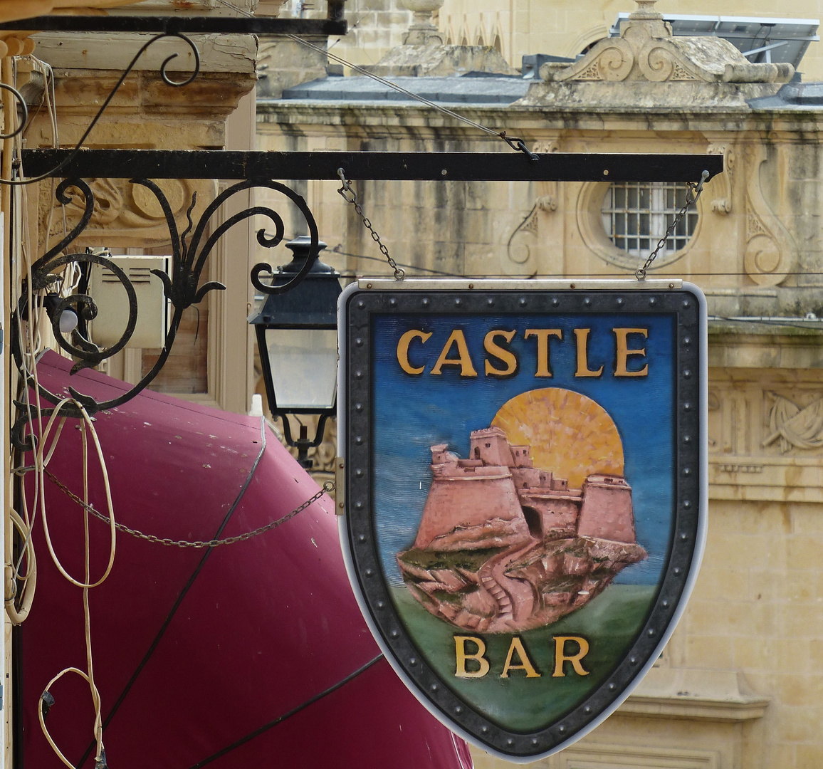 CASTLE BAR