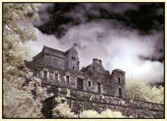 Castle Campbell (Schottland) in (bearbeitetem) Infrarot