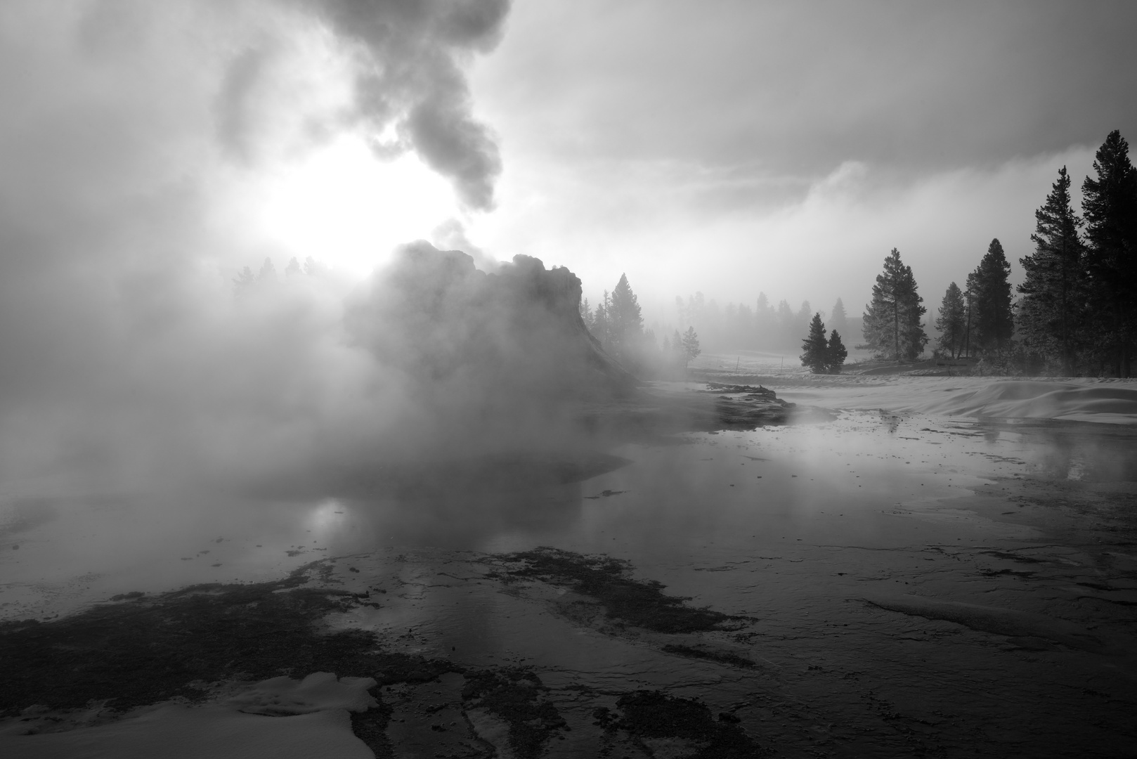 Castle Geyser am frühen Wintermorgen