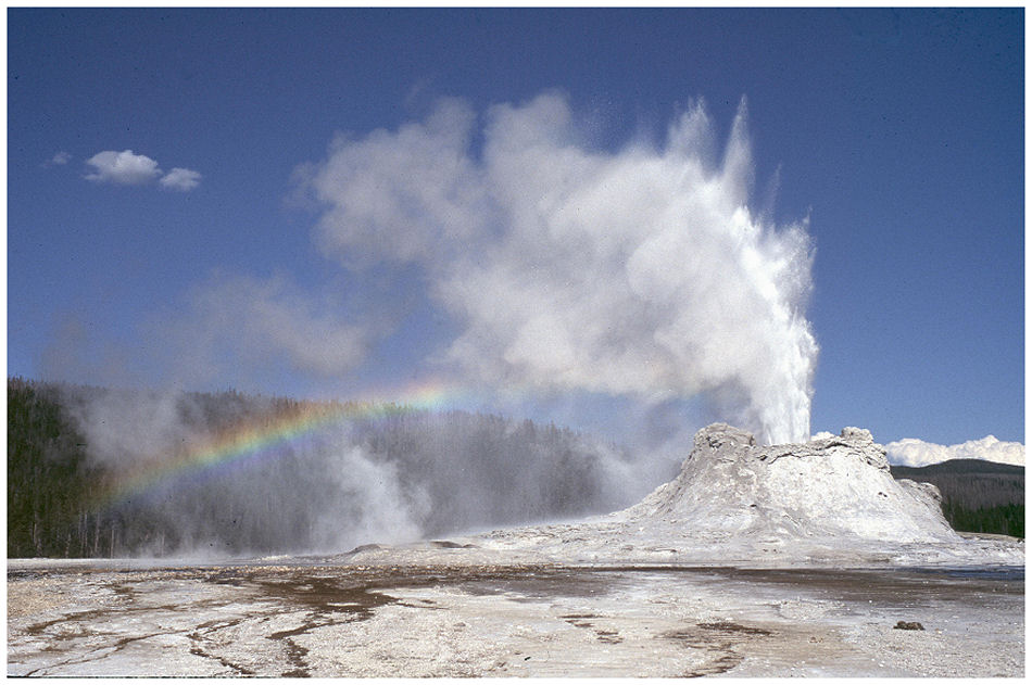 Castle Geysir mit Regenbogen