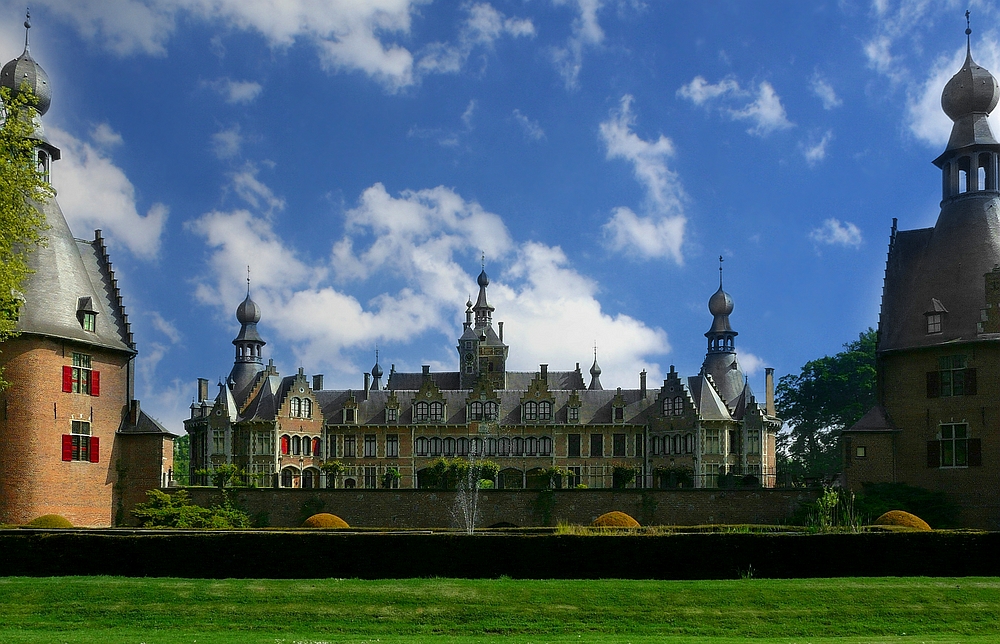 Castle ‘Ooidonk’ (2) at Bachte-Maria-Leerne (Belgium)