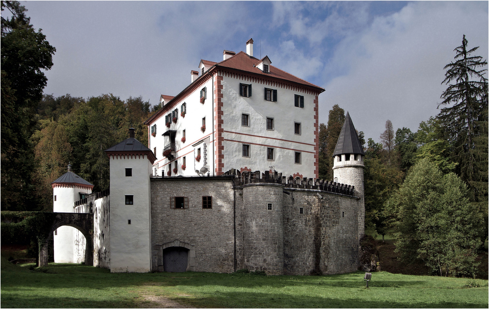 castle sneznik (1) ...