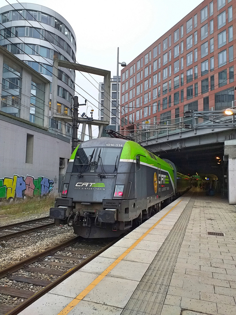 CAT ( City Airport Train )