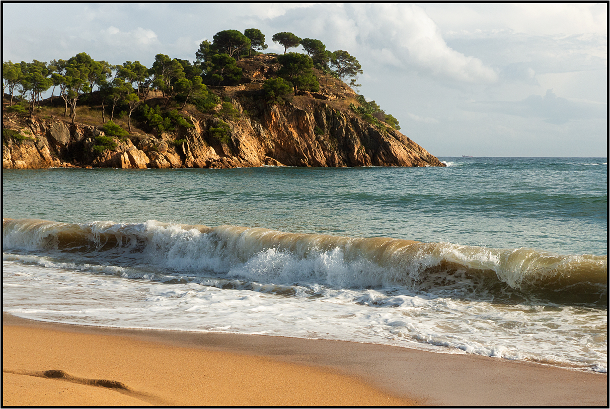 Catalonia | platja de castell |