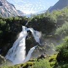 Catarata de deshielo del glaciar Briksdal