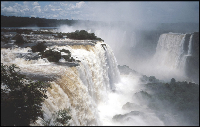 cataratas de iguazu / brazil