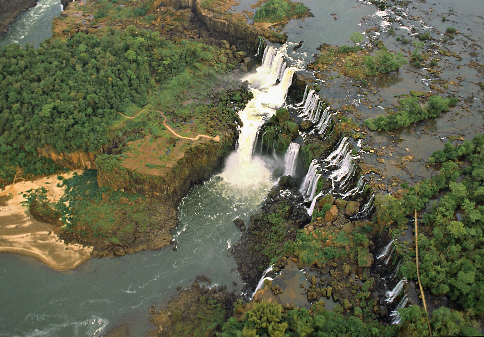 Cataratas del Iguazú 02 