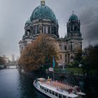 Catedral de Berlín, vista desde la orilla del río Spree, Berlín