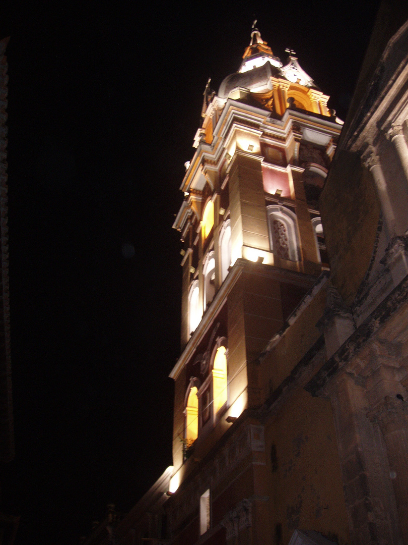 Catedral de Cartagena de Indias en la noche