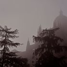 Catedral de Salamanca con niebla