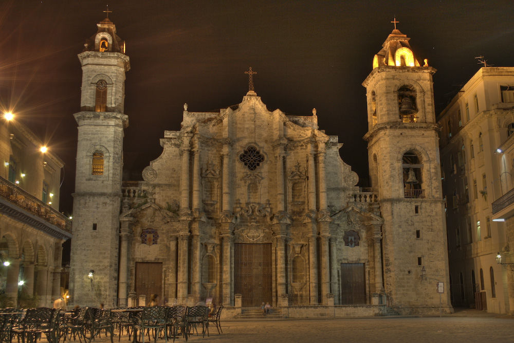 Catedral de San Cristobal bei Nacht