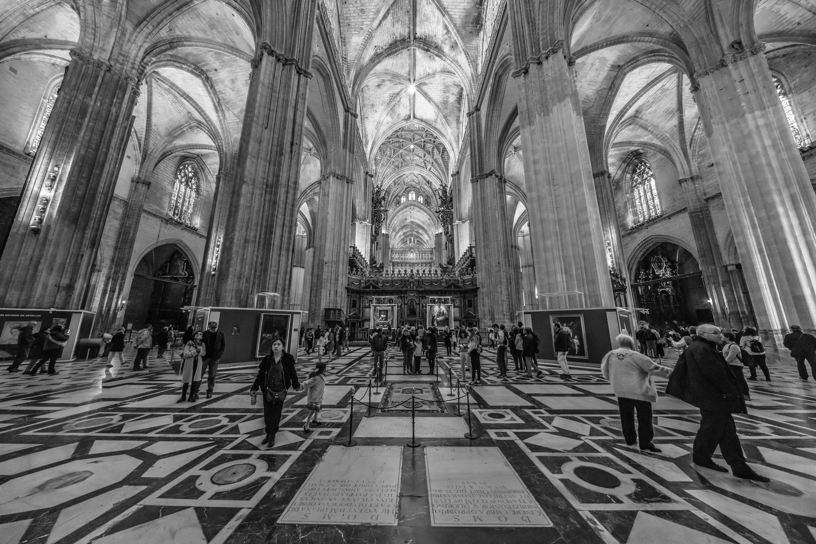 catedral sevilla bw