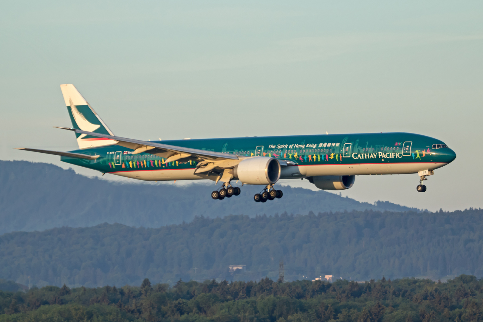 Cathay Pacific B777, B-KPB, "Spirit of Hongkong"