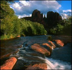 cathedral rock in dunkel