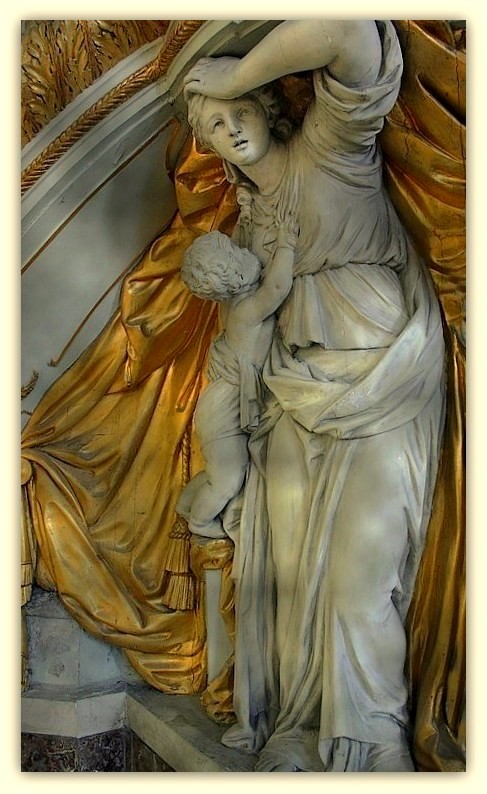 Cathédrale d'Amiens 6: Statue sur la chaire 18ème