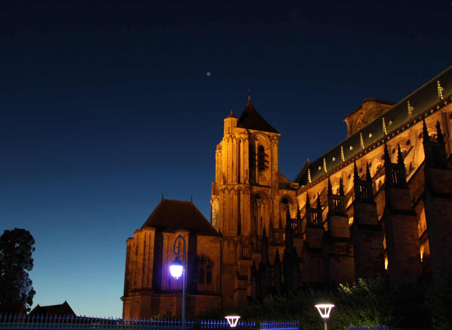 Cathédrale de Bourges by night