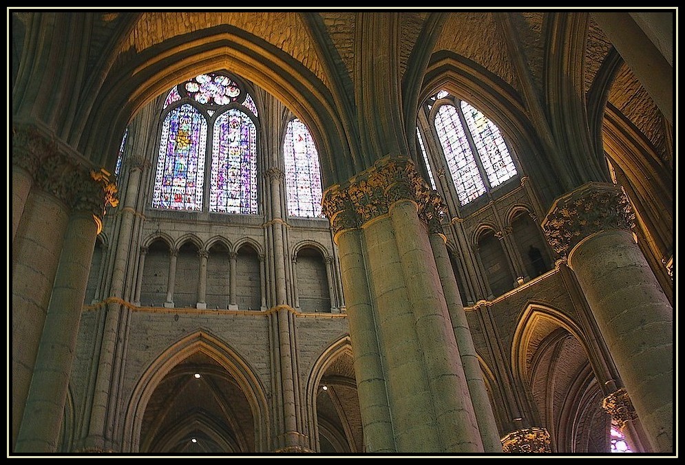 Cathédrale de Reims / Eclairage particulier venu du choeur 2