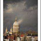 Cathédrale Notre Dame dans les nuages