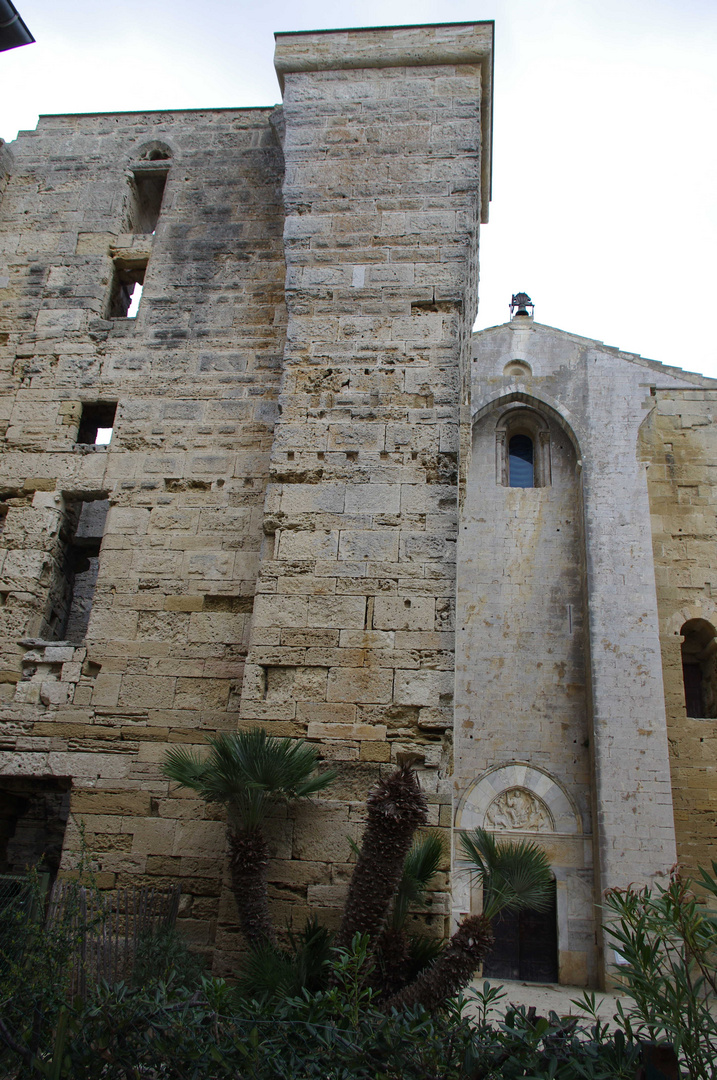 Cathédrale Saint Pierre et Saint Paul de Maguelone - 1 -