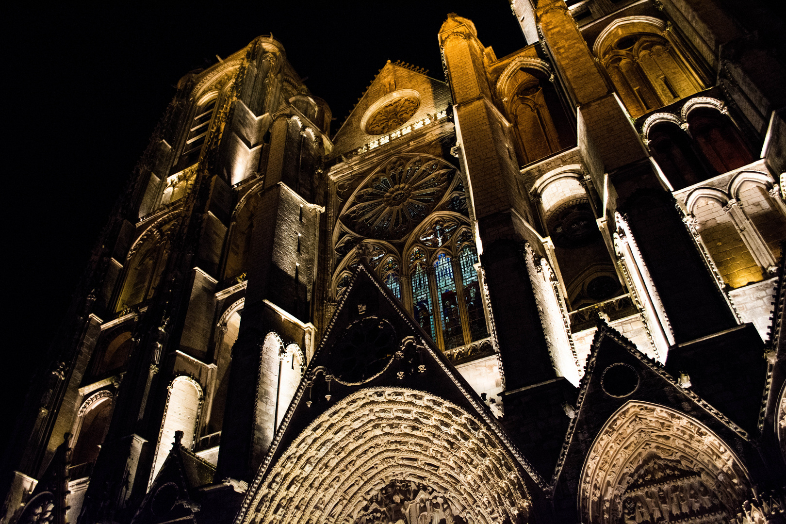 Cathédrale St-Etienne, un soir...