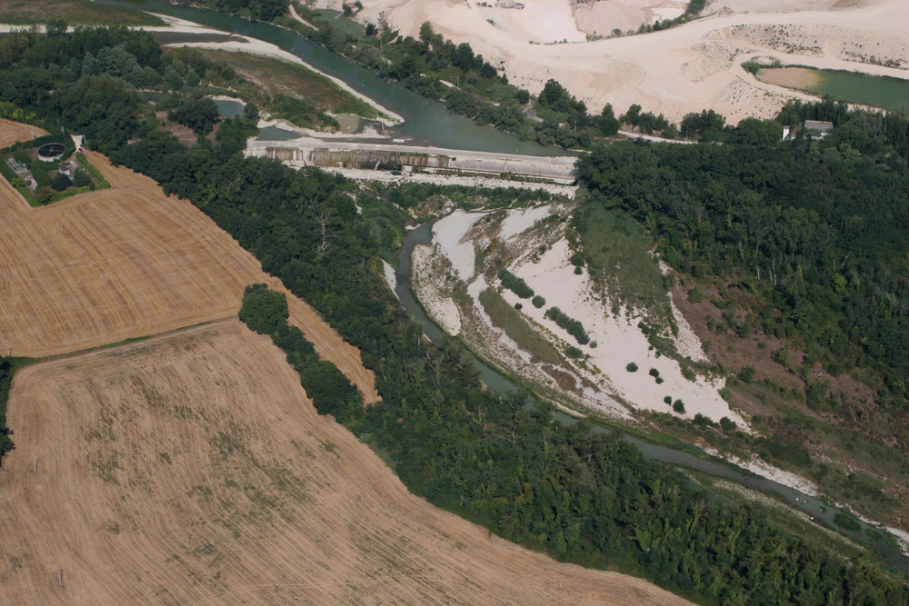 CAVA E DIGA SUL FIUME METAURO - L' OFFESA DELL'UOMO