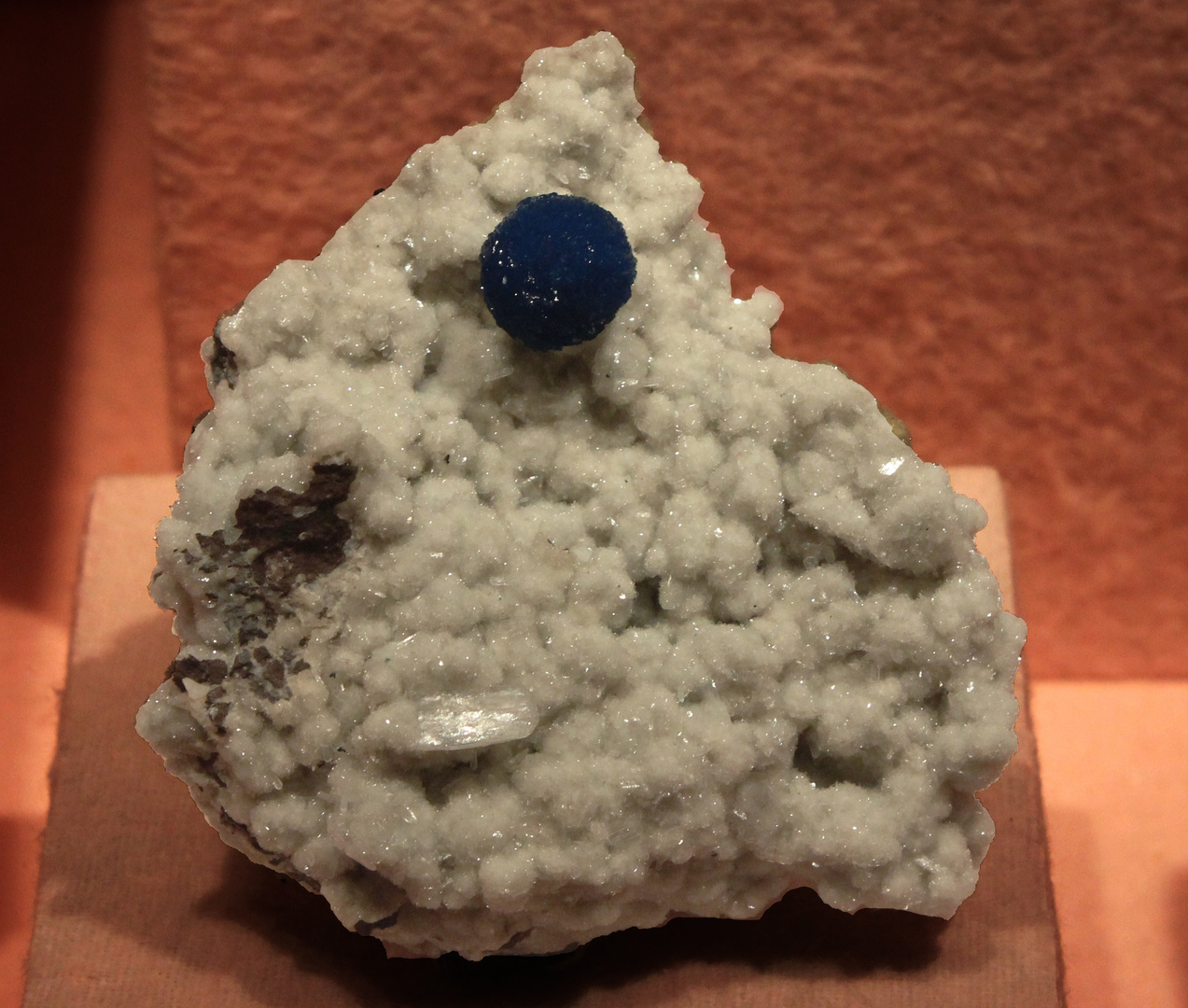 Cavansite on stilbite @ Mineralogisches Museum Hamburg