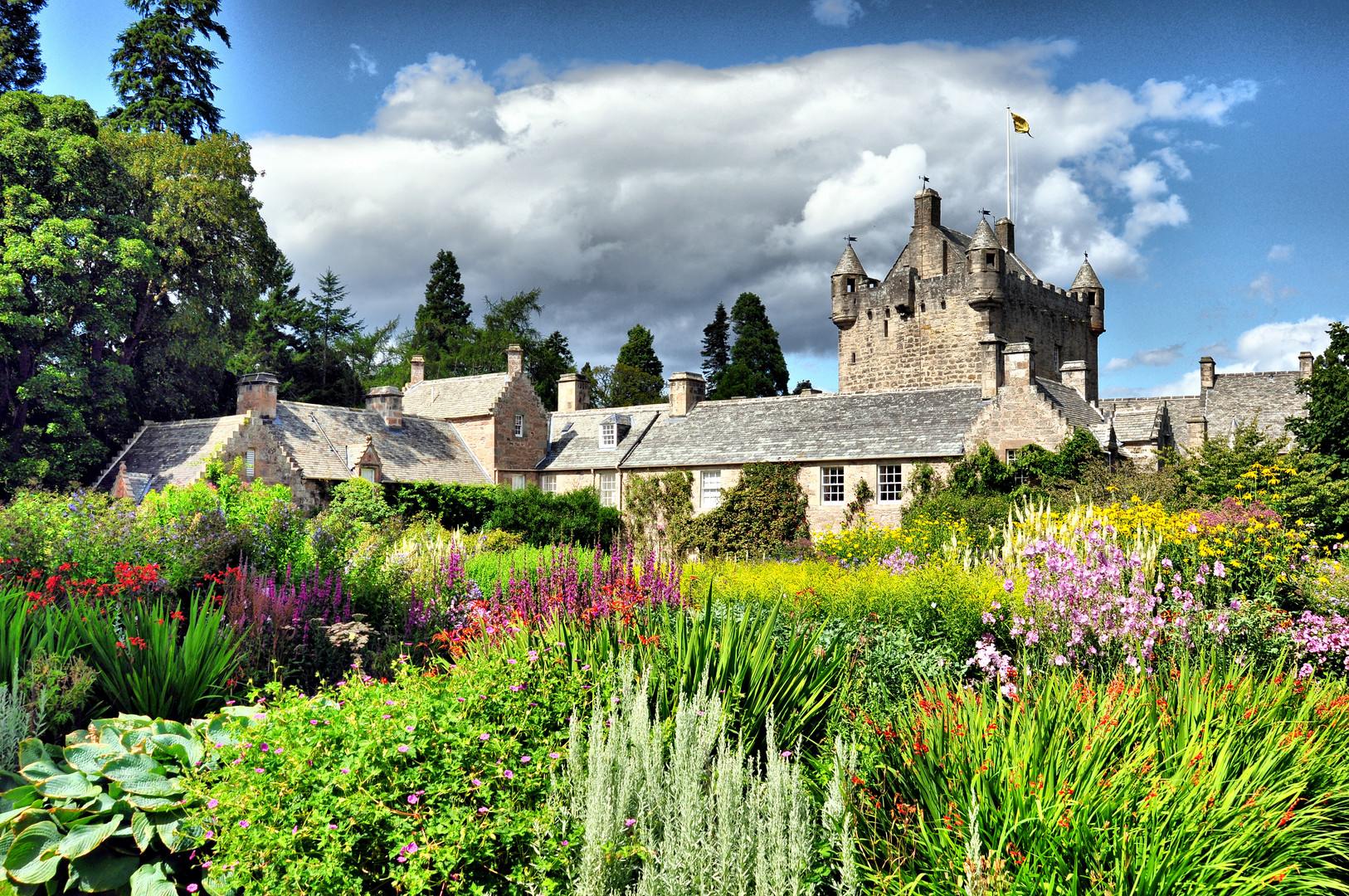 CAWDOR CASTLE 1