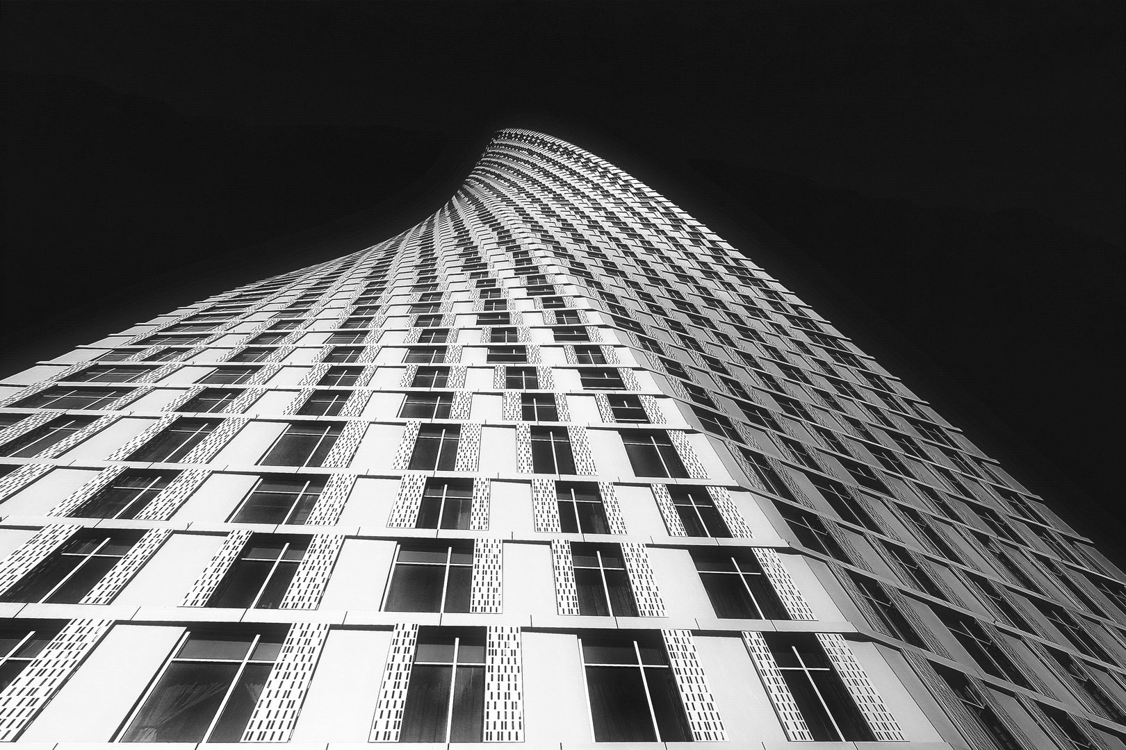 Cayan Tower bw