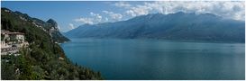 Gardasee mit Blick auf das Monte Baldo Massiv by Günther Müller (gm1) 