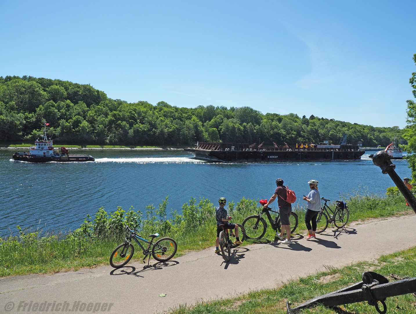 "CC Biscay" im Schlepp auf dem Nord-Ostsee-Kanal