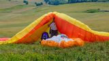 Gleitschirmflieger auf der Wasserkuppe von pendleropa