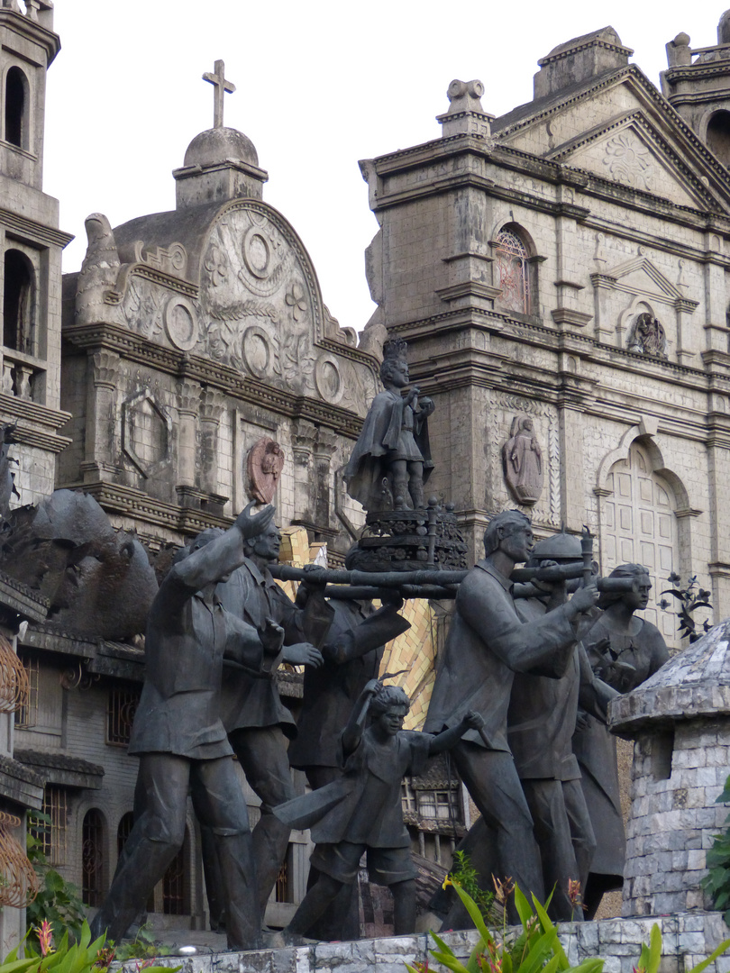 Cebu Heritage - Catholics are coming