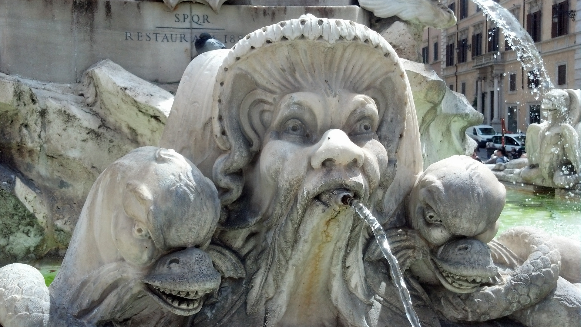 Celebrating fountain sculptures