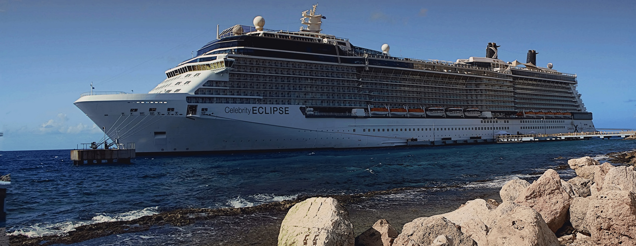 Celebrity Eclipse -im Hafen - Motiv vom Weltenbummler