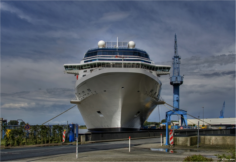 Celebrity EQUINOX