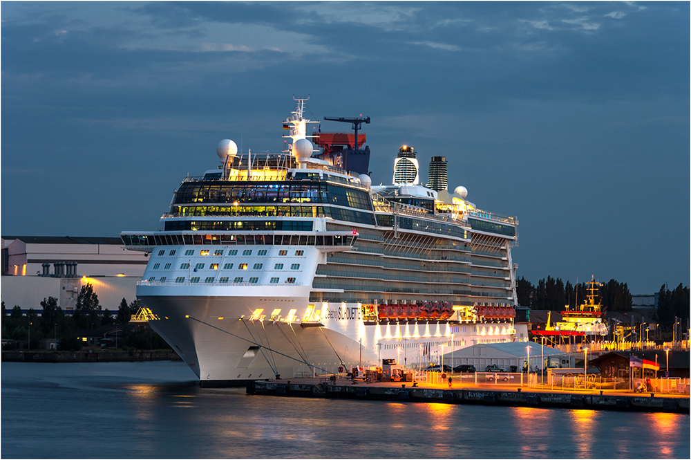 Celebrity SILHOUETTE beim Auslaufen