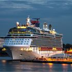 Celebrity SILHOUETTE beim Auslaufen